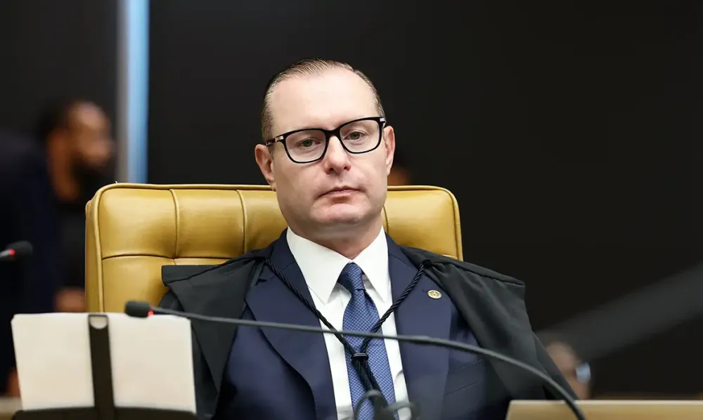 Zanin prorroga eleição até as 19h deste domingo em todo o país