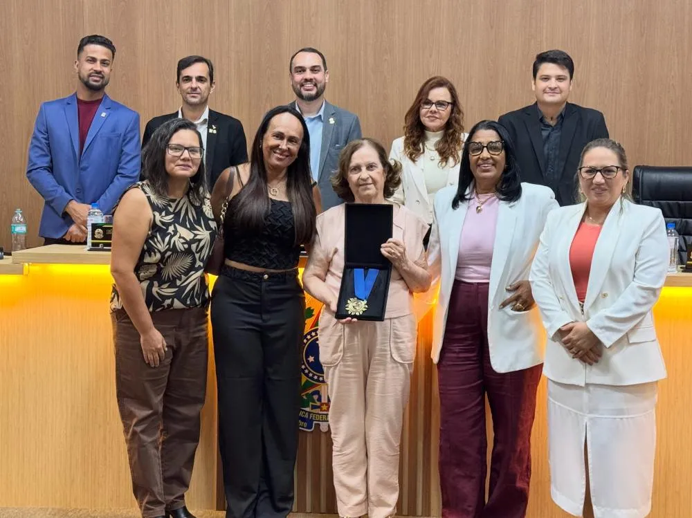 Câmara de Uruaçu realiza sessão com homenagens a profissionais, educadores e líderes religiosos